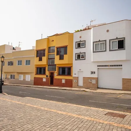 דירה Casa Checa 1 *